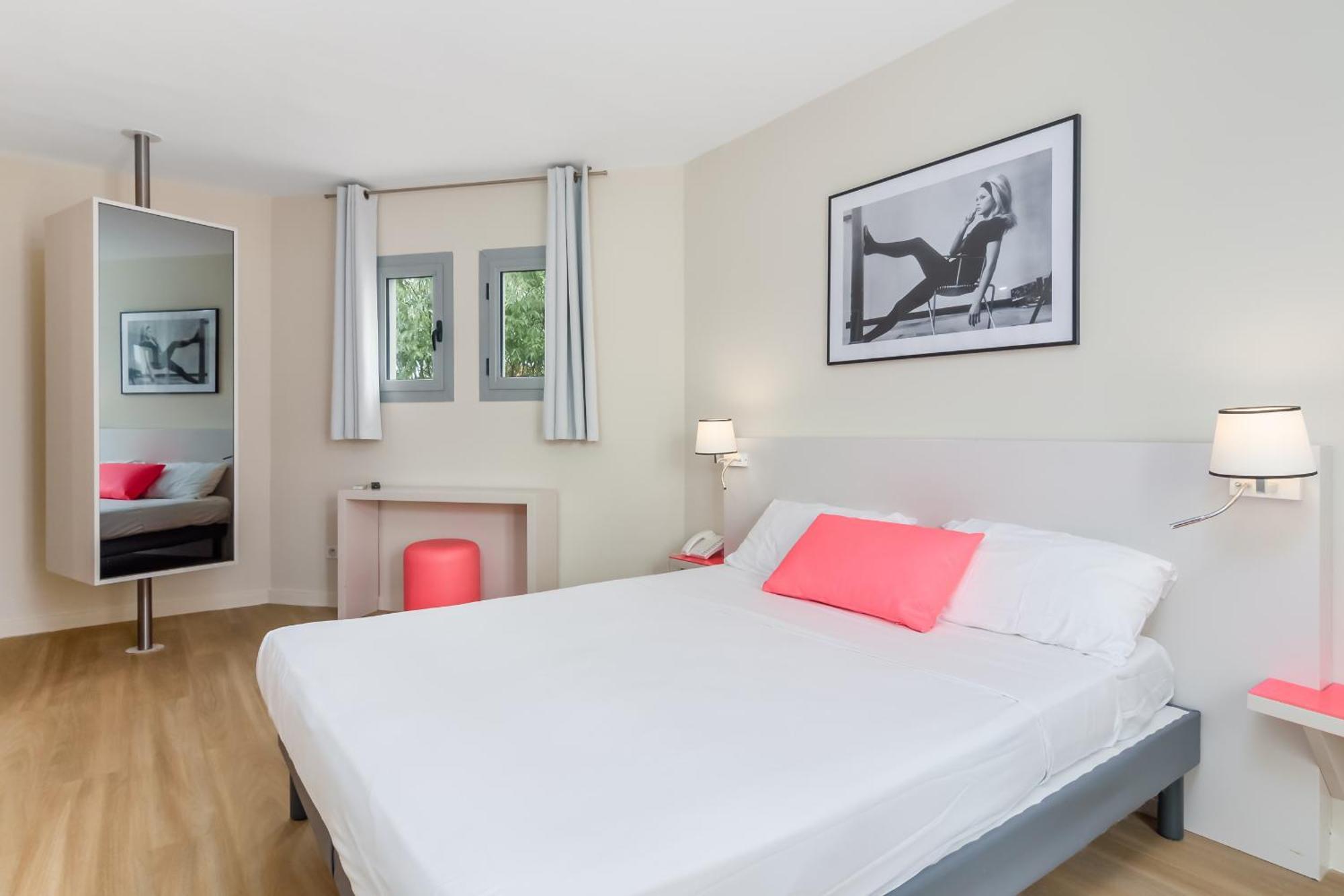 Urban Riviera Juan Les Pins - Queen Room المظهر الخارجي الصورة