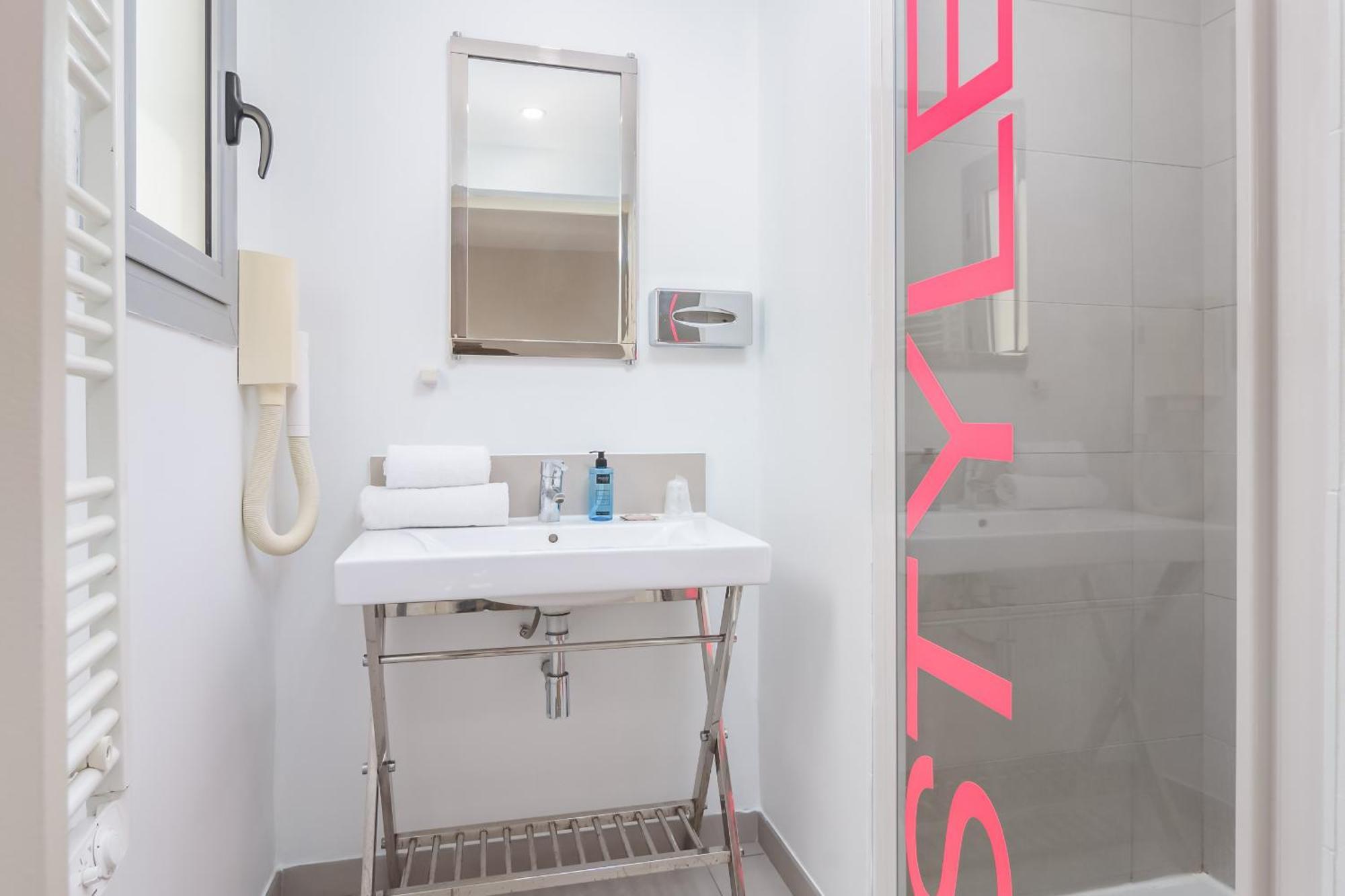 Urban Riviera Juan Les Pins - Queen Room المظهر الخارجي الصورة